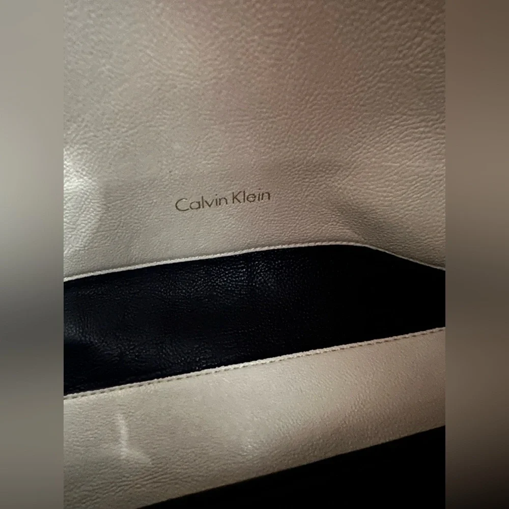 👜 Calvin Klein Purse – Black and Beige 👜
